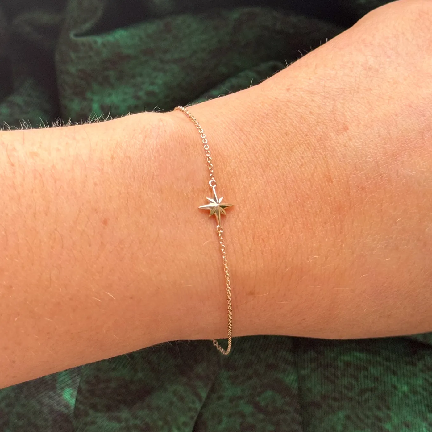 100 Ways Jewelry 100 Ways' 14k Yellow Gold Star Pendant Bracelet | 7" |