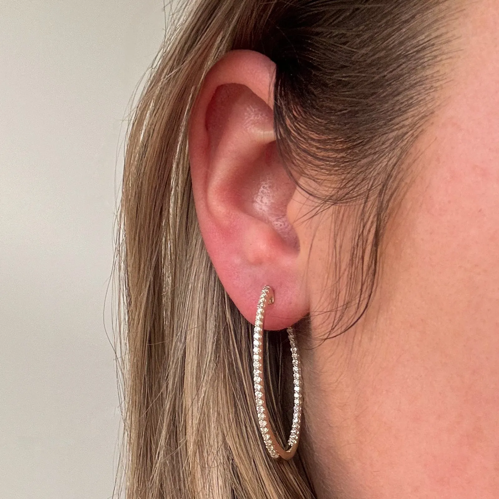 100 Ways Jewelry '100 Ways' Diamond Oval Hoop Earrings | 1.00ctw |