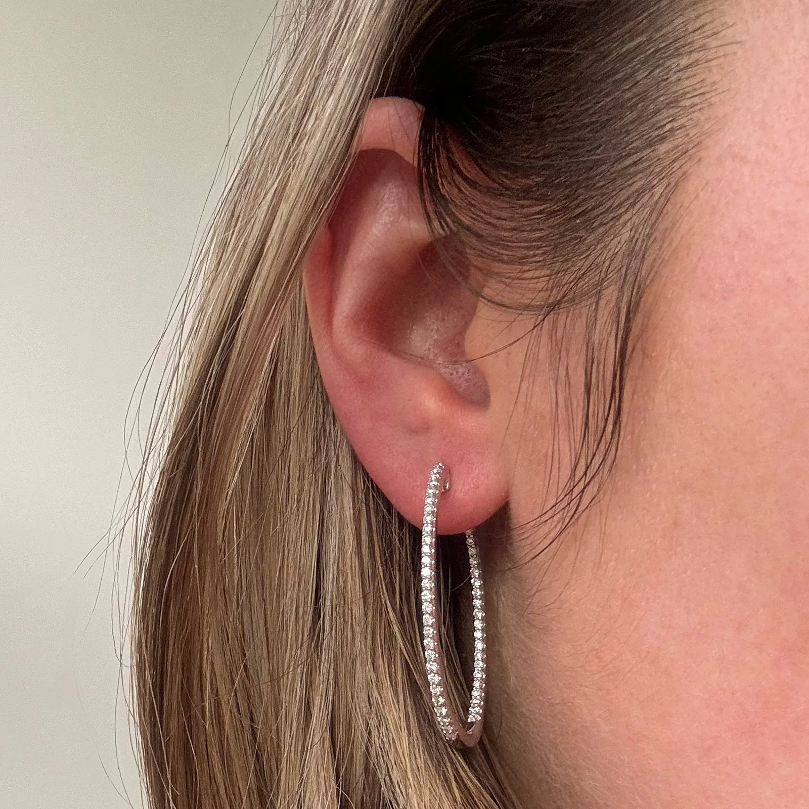 100 Ways Jewelry '100 Ways' Diamond Oval Hoop Earrings | 1.00ctw |