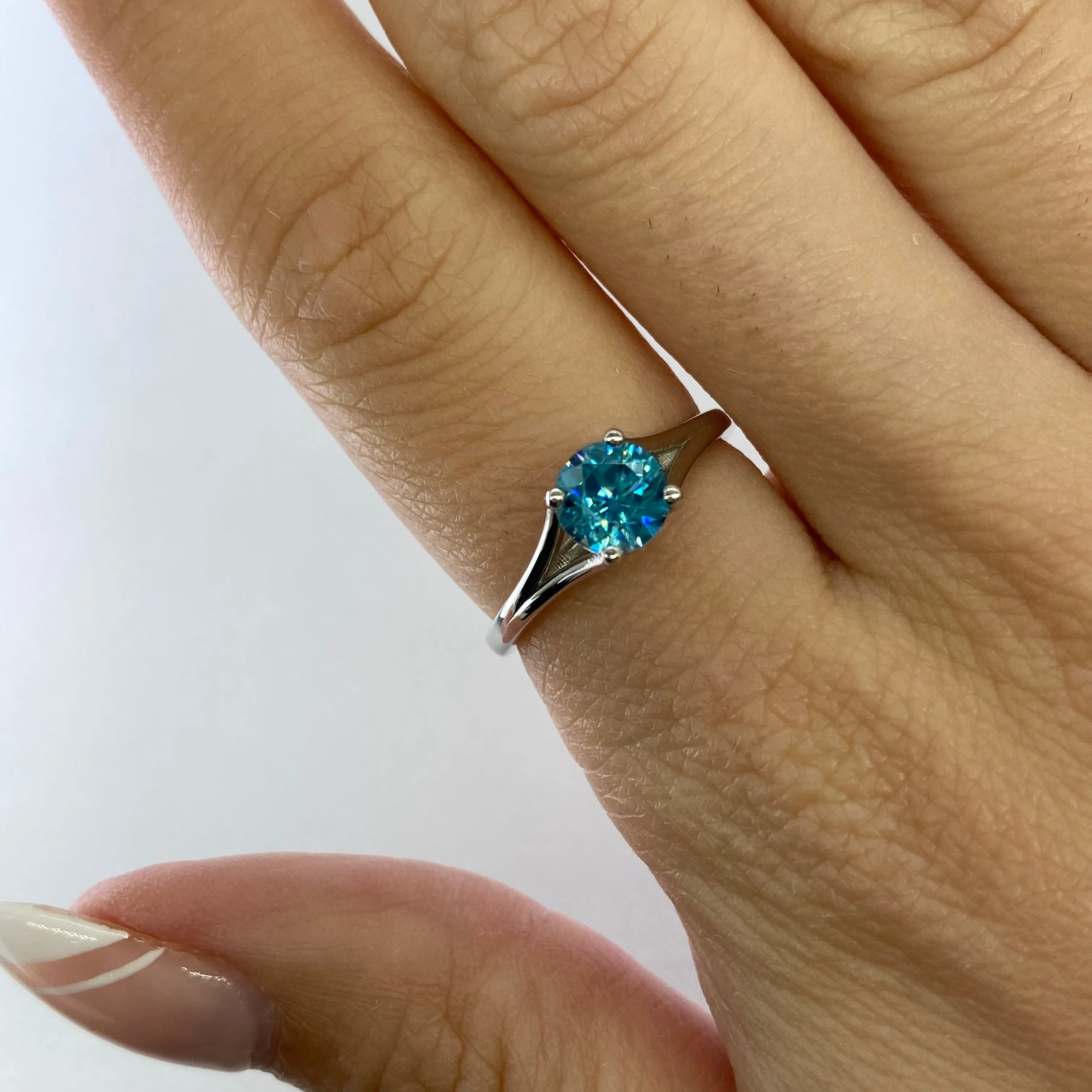 100 Ways Jewelry '100 Ways' Split Shank Platinum Blue Zircon Ring | 1.75ct | SZ 6.5 |