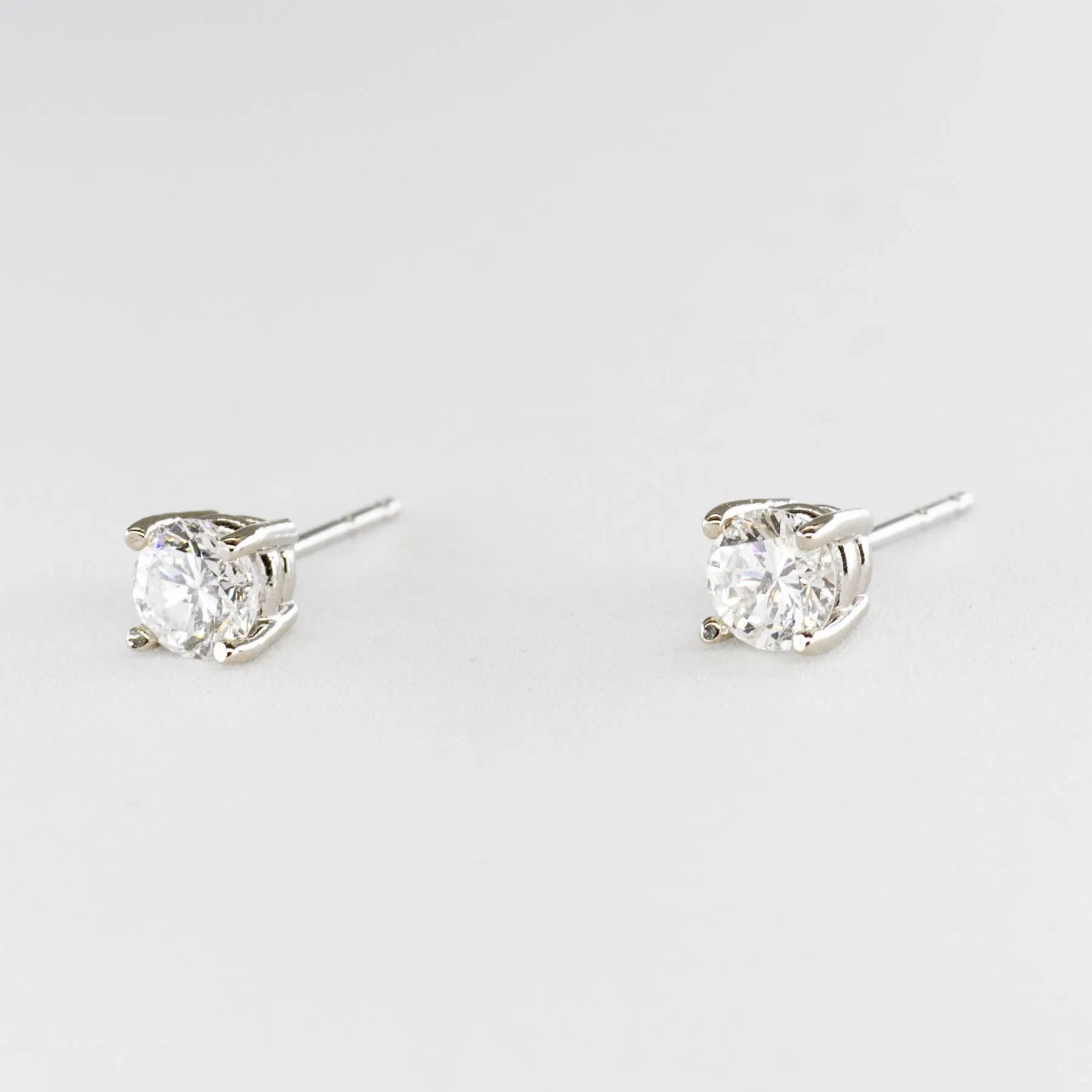 100 Ways Jewelry '100 Ways' White Gold Diamond Studs | 0.68 ctw SI G/H |
