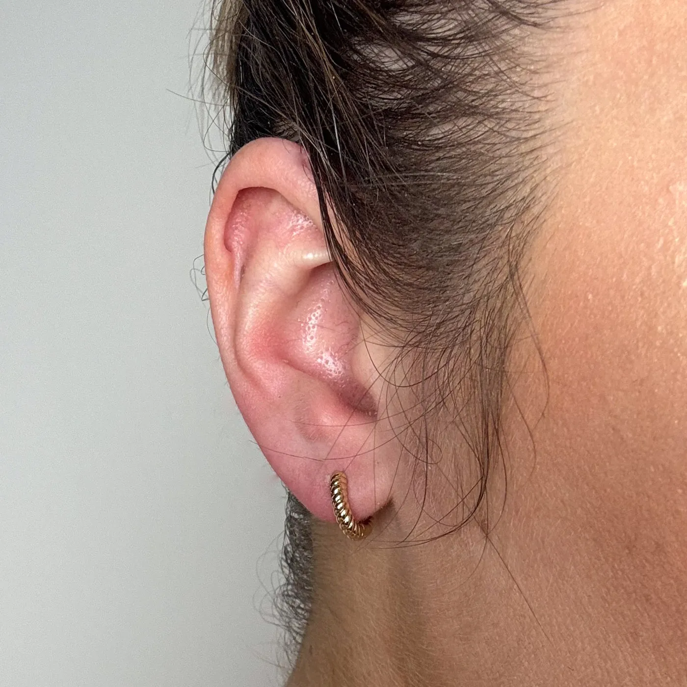 100 Ways Jewelry 100 Ways' Yellow Gold Huggie Hoop Earrings