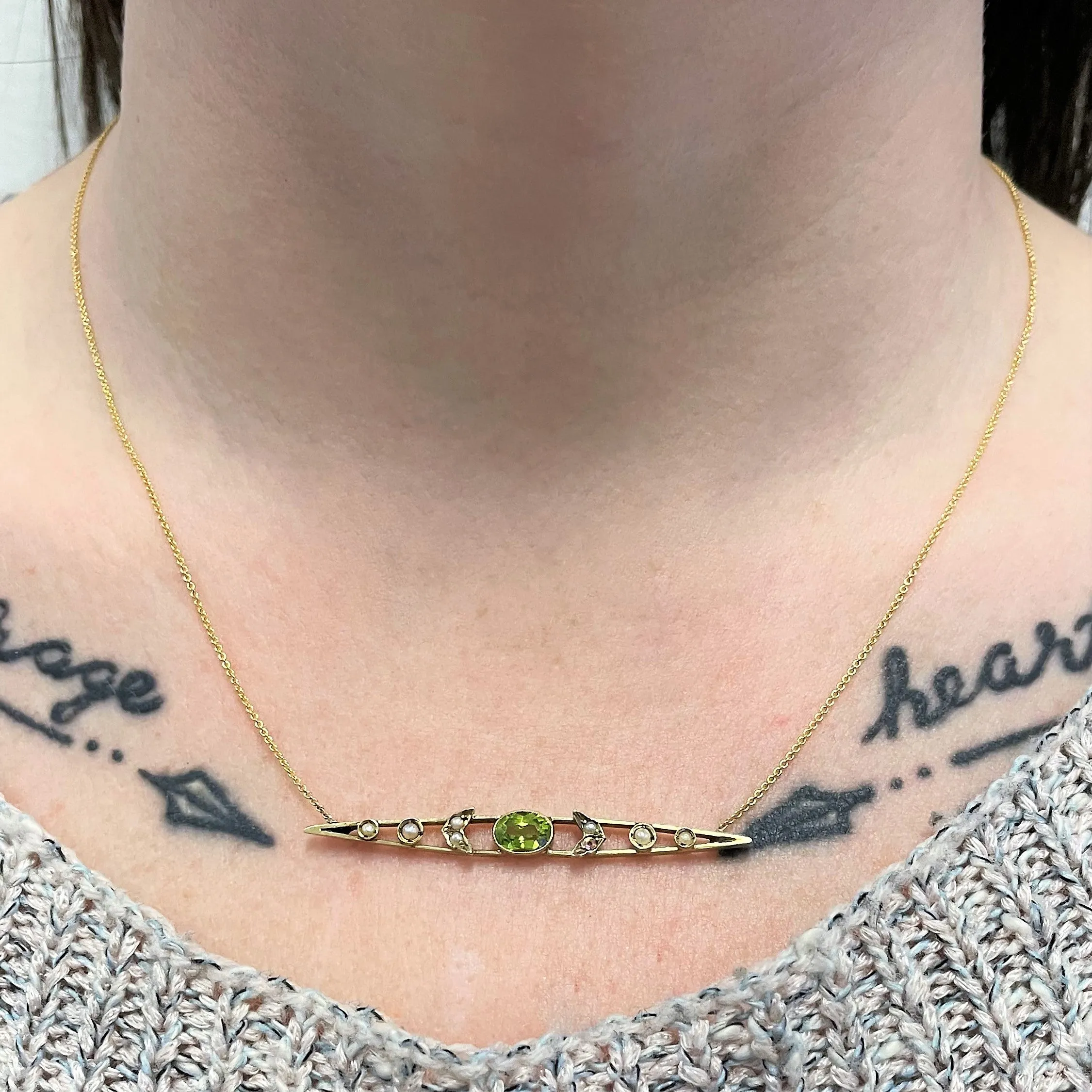 100 Ways Jewelry 'Bespoke' Edwardian Peridot & Pearl Bar Pendant Necklace | 0.65ct | 18" |