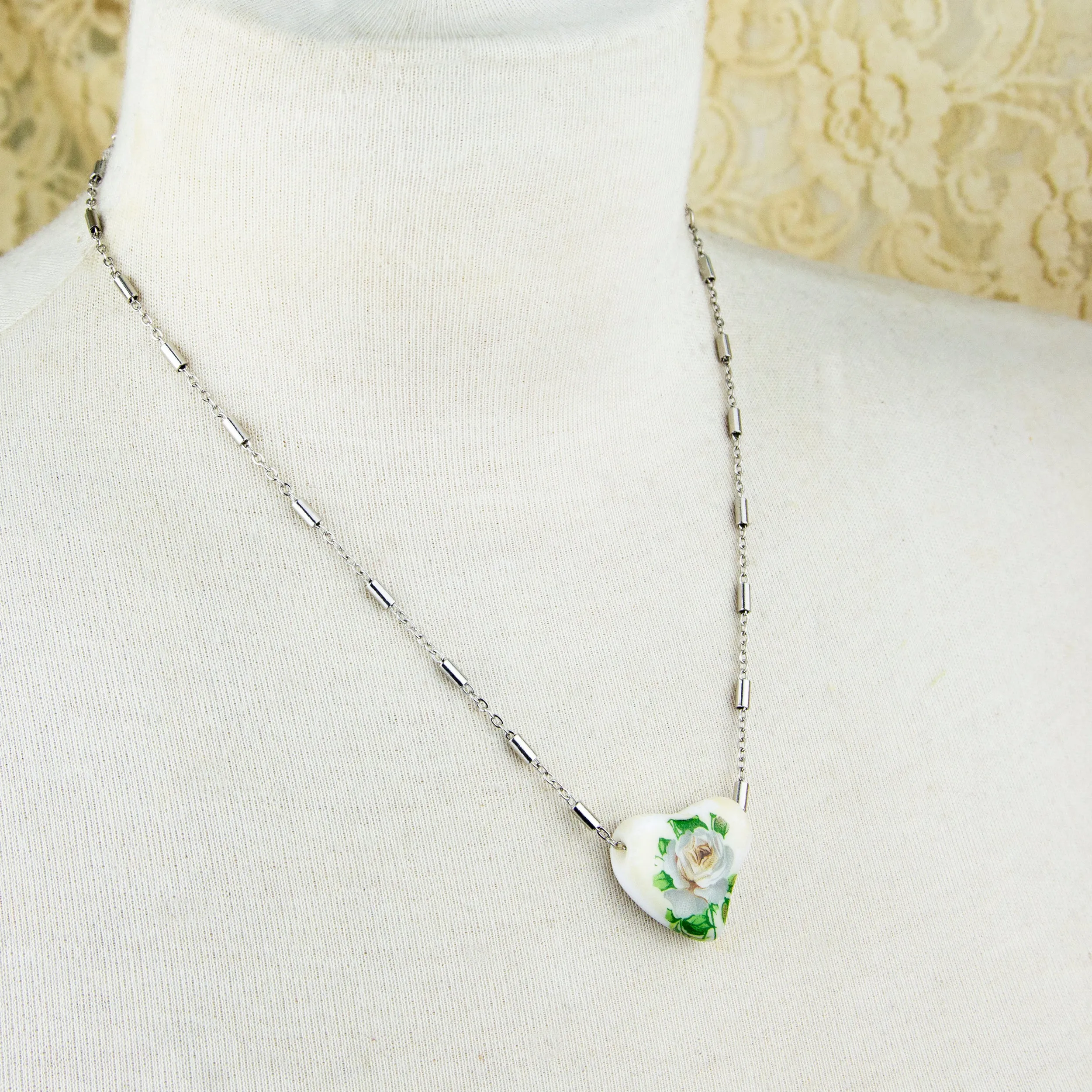 1928 Jewelry 85' Porcelain Heart & Rose Pendant Necklace 15"   3" Extension 1928 Jewelry