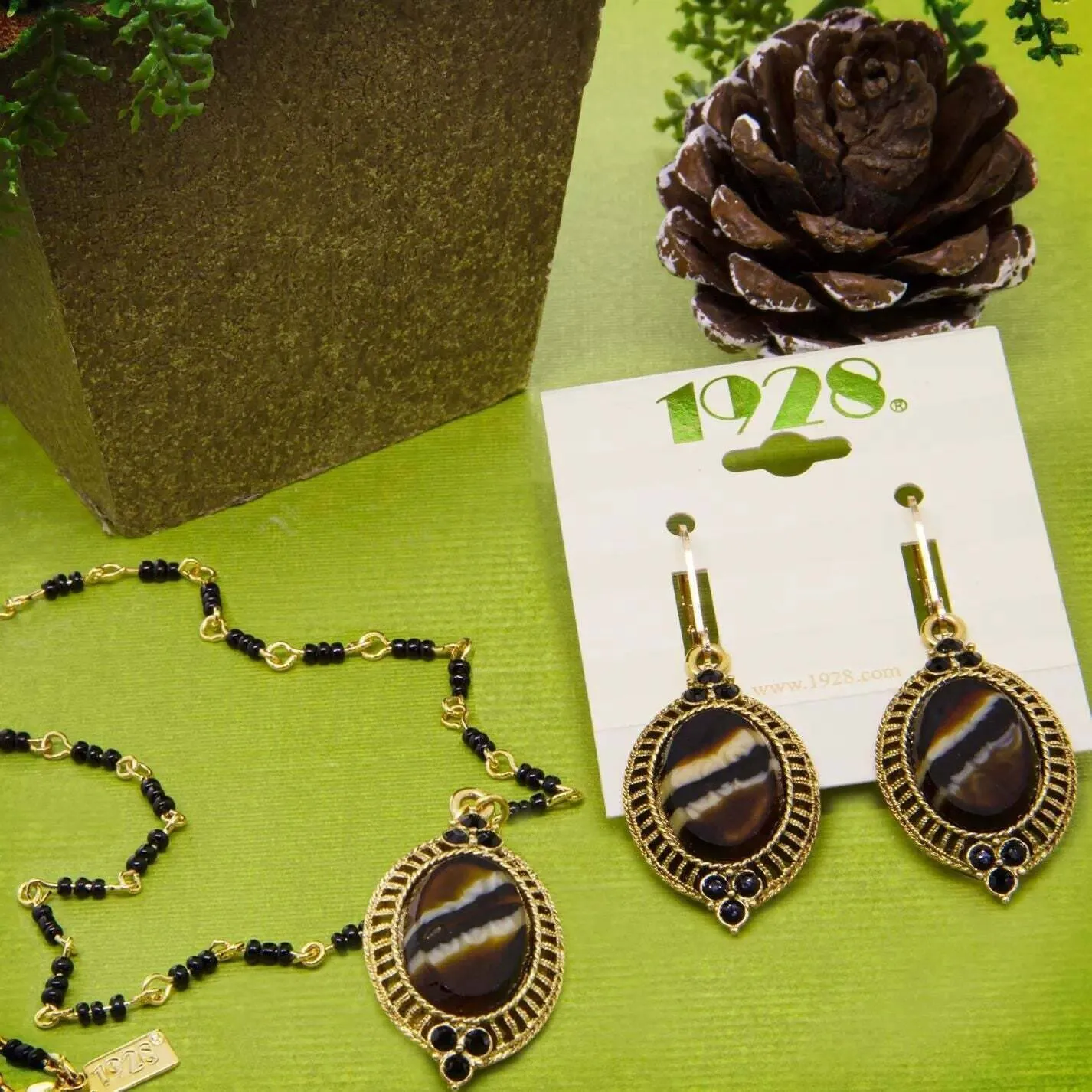 1928 Jewelry Tigers Eye Glass Stone Pendant Necklace 16" 1928 Jewelry