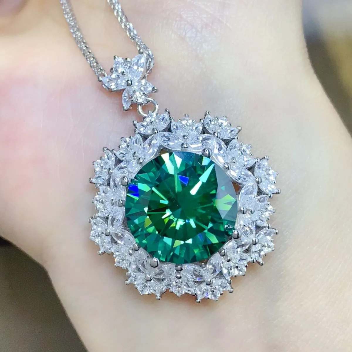 925 Sterling Silver Jewelry 10 Carat Moissanite 925 Sterling Silver Pendant Necklace