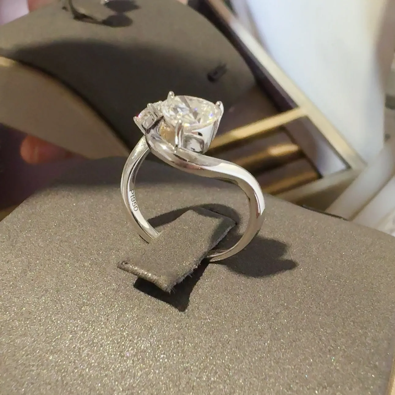 925 Sterling Silver Jewelry 1.3 Carat Moissanite 925 Sterling Silver Irregular Shape Ring