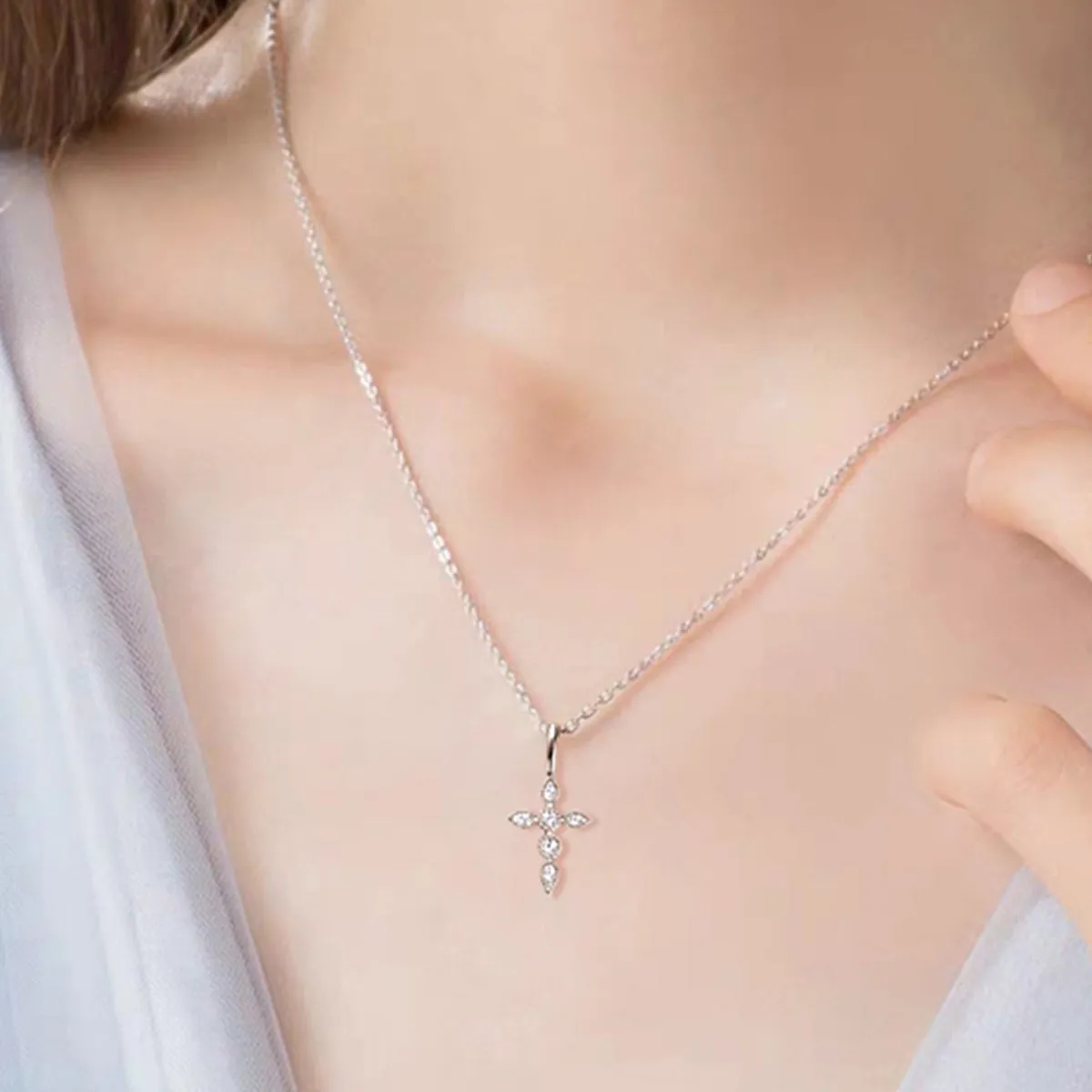 925 Sterling Silver Jewelry 925 Sterling Silver Moissanite Cross Pendant Necklace