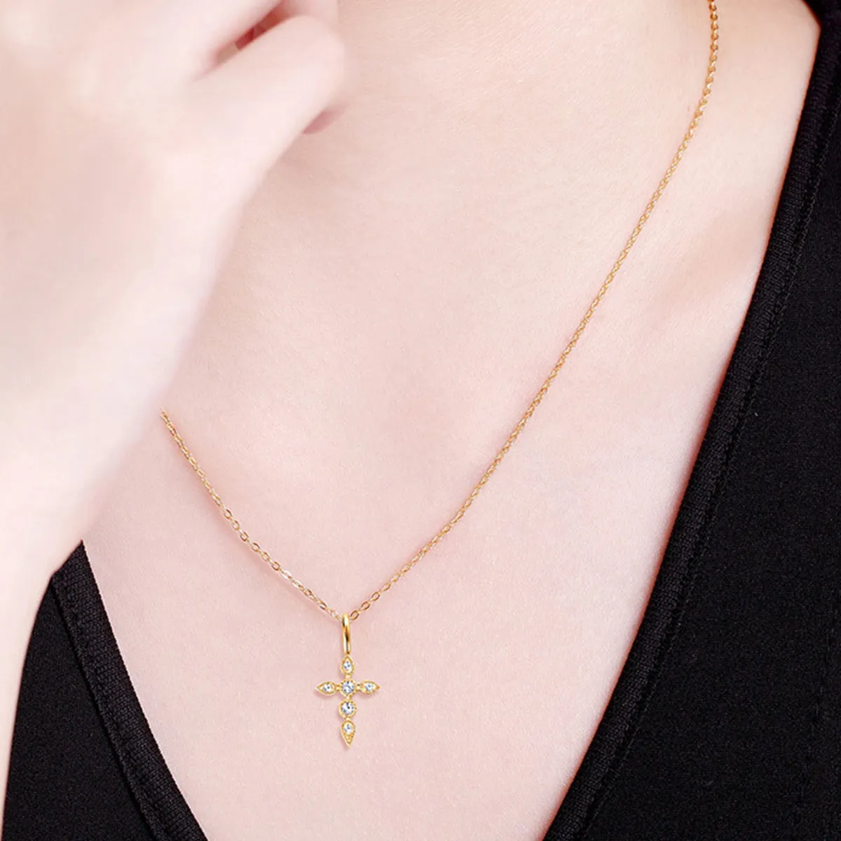 925 Sterling Silver Jewelry 925 Sterling Silver Moissanite Cross Pendant Necklace