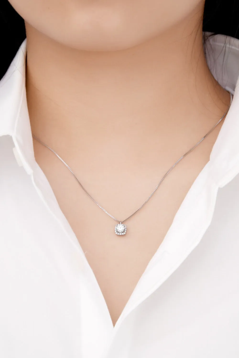 925 Sterling Silver Jewelry Moissanite Pendant Platinum-Plated Necklace