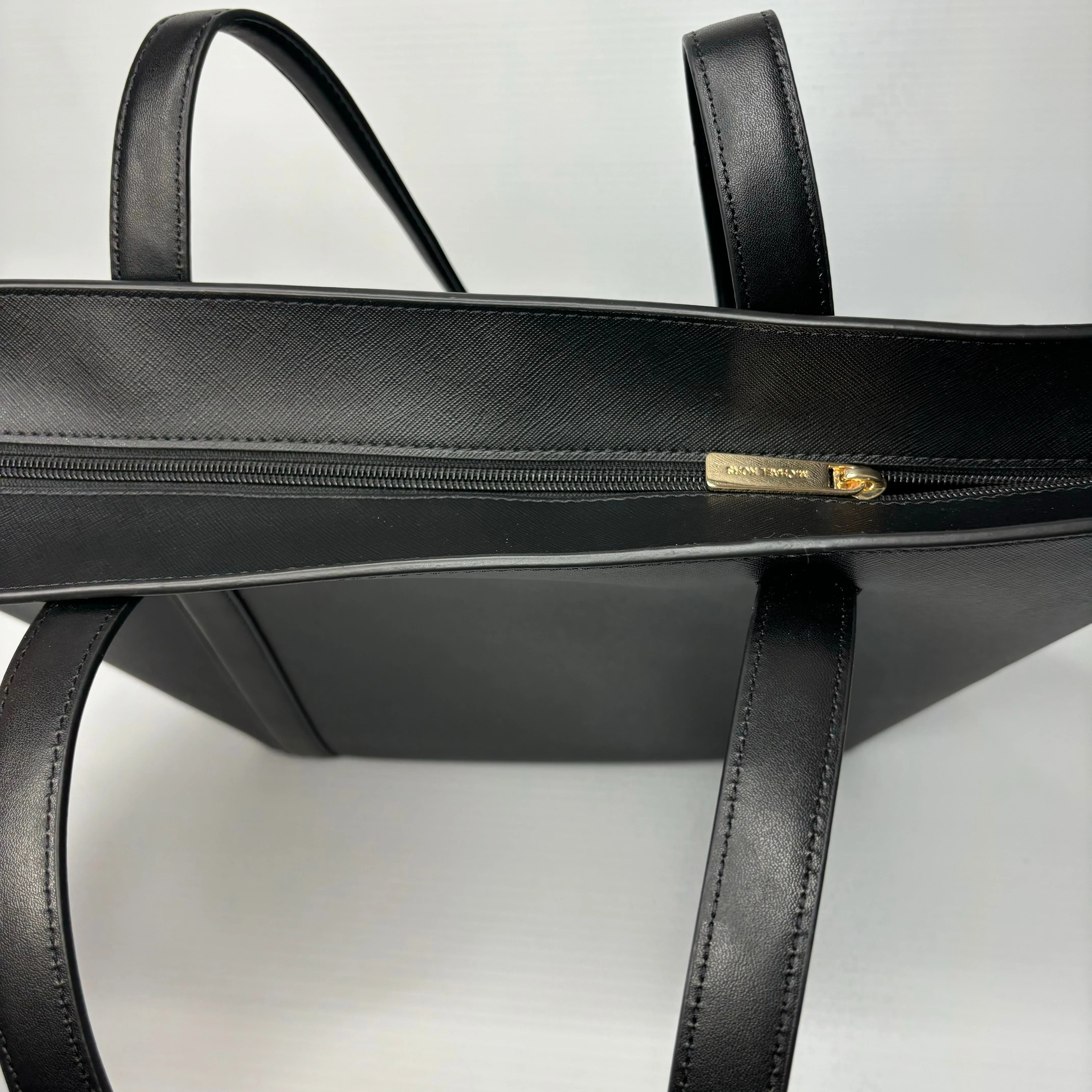 Michael Kors Bags Handbag Designer Michael Kors, Size Medium