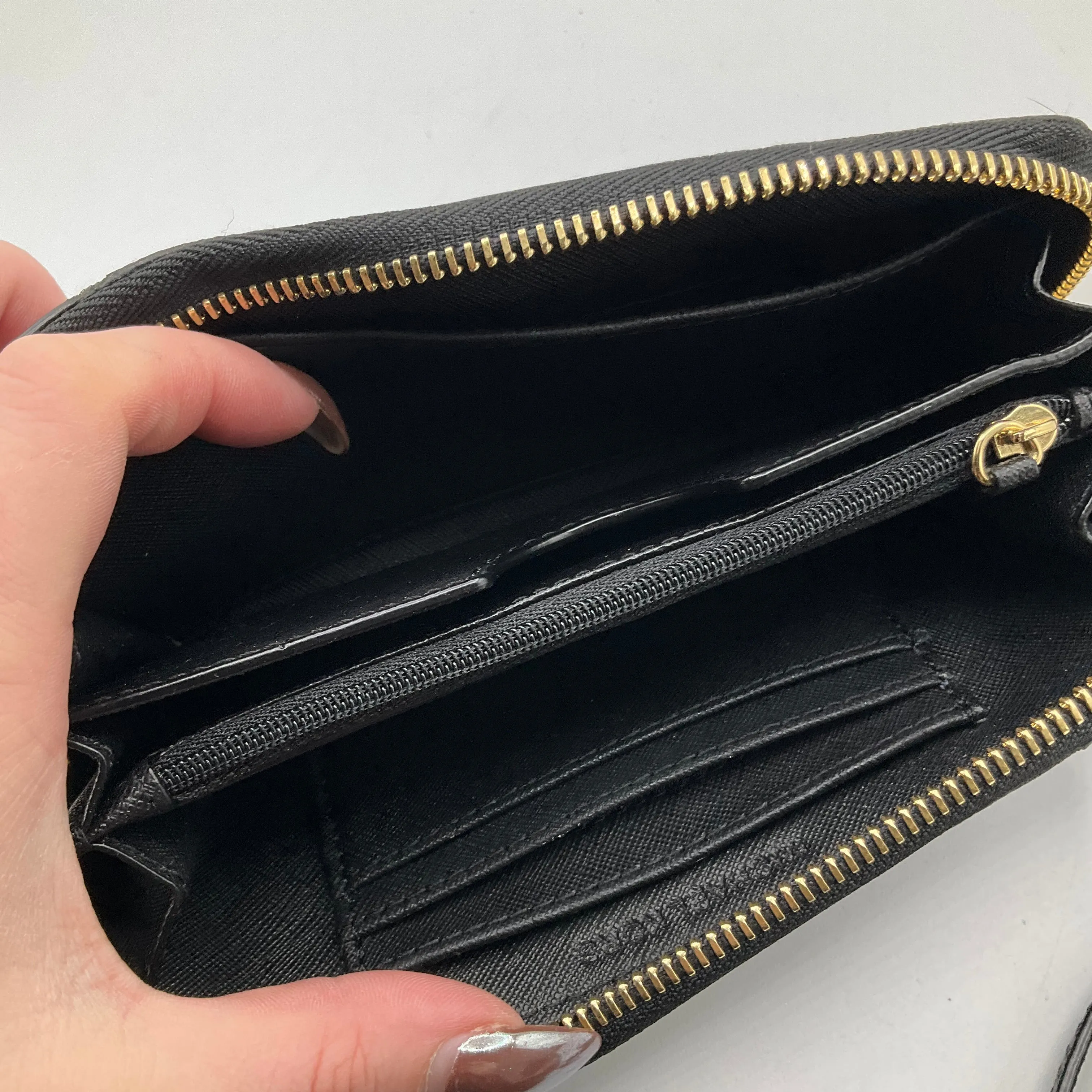 Michael Kors Bags Wristlet By Michael Kors, Size: Medium