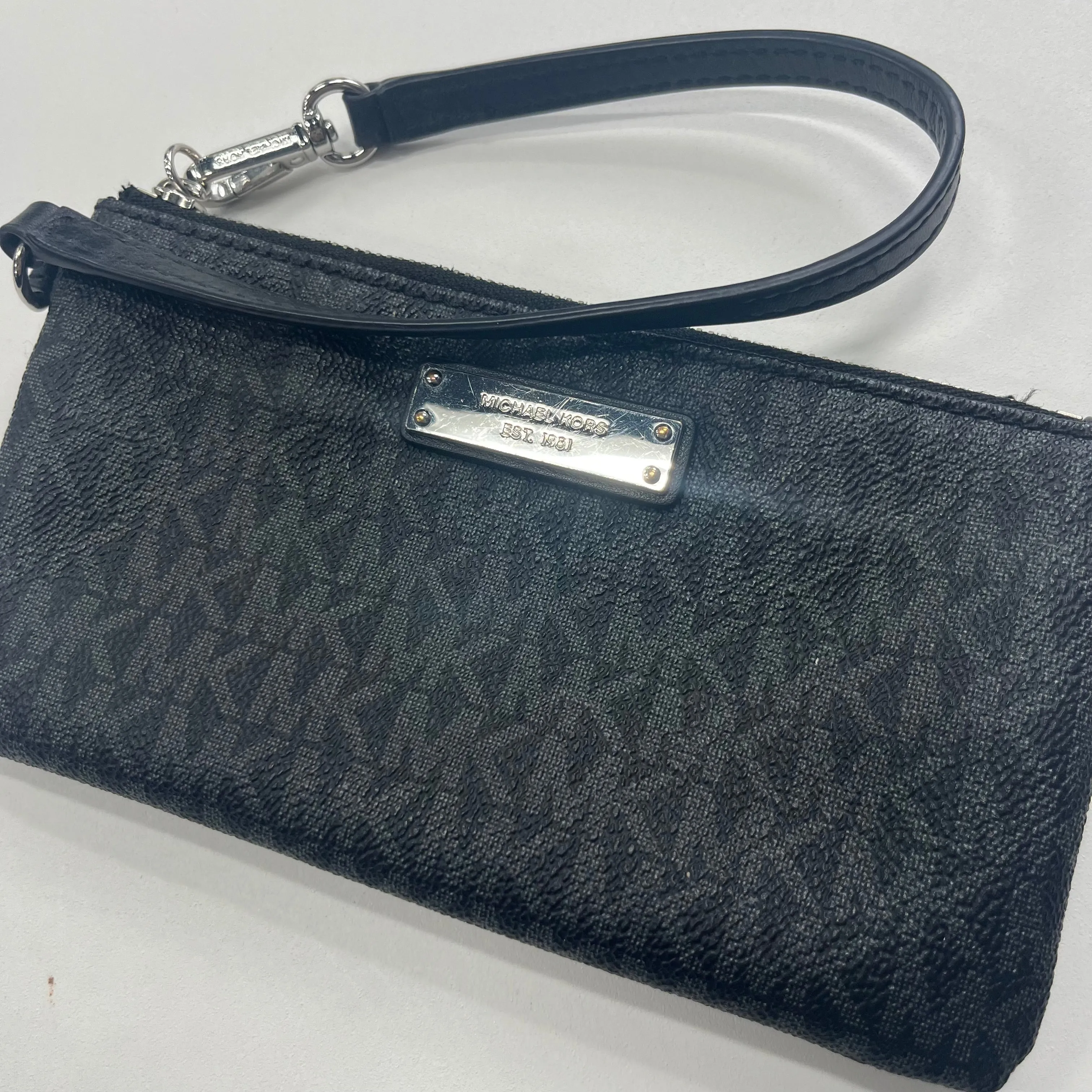 Michael Kors Bags Wristlet By Michael Kors  Size: Small
